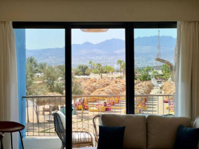 Luxury Apt with Private Beach In Ayla